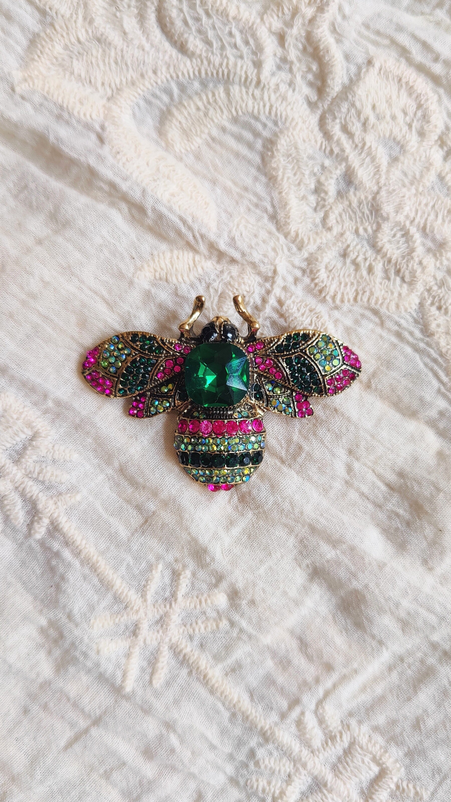 Brooch Green Bee
