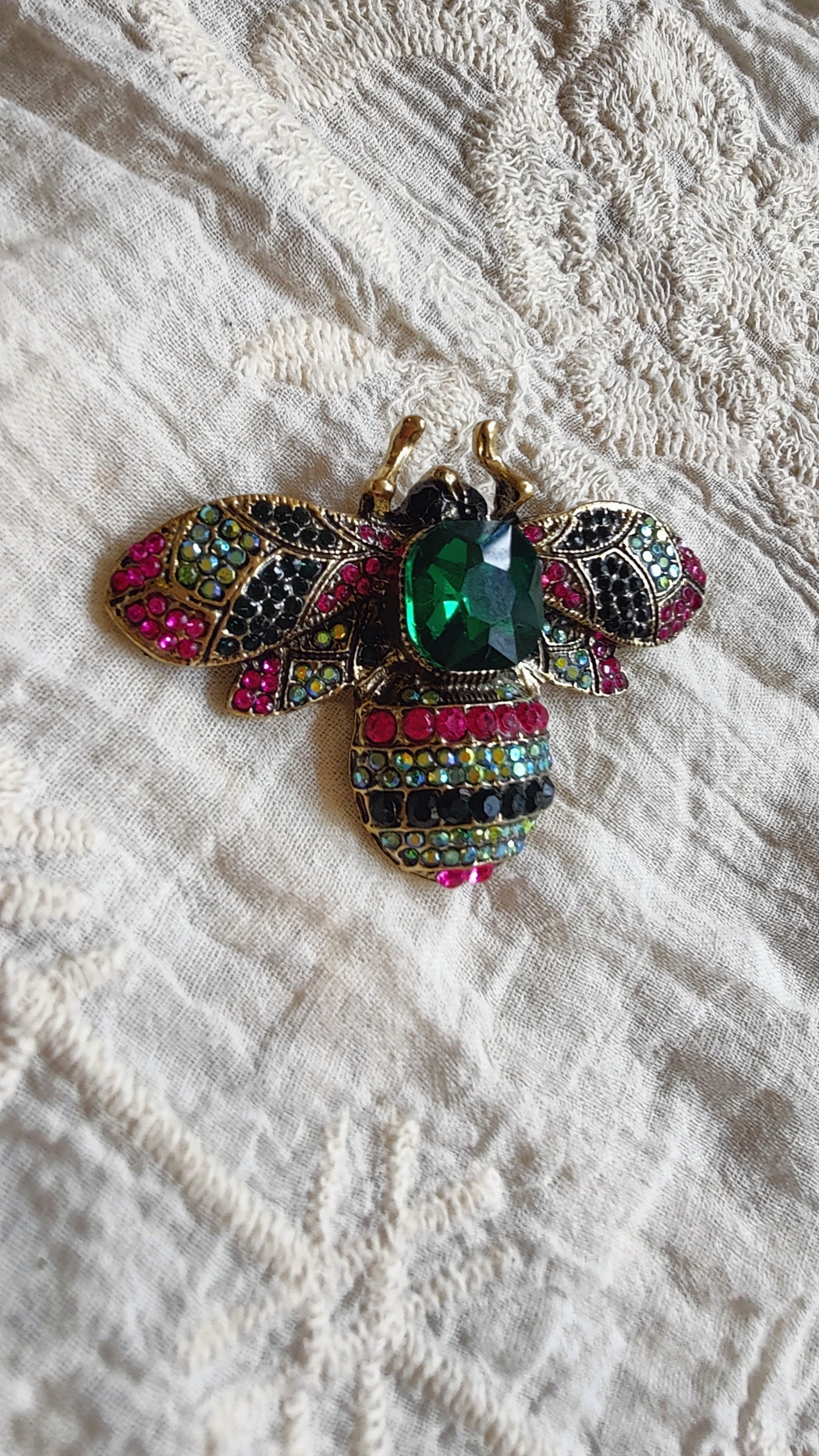 Brooch Green Bee