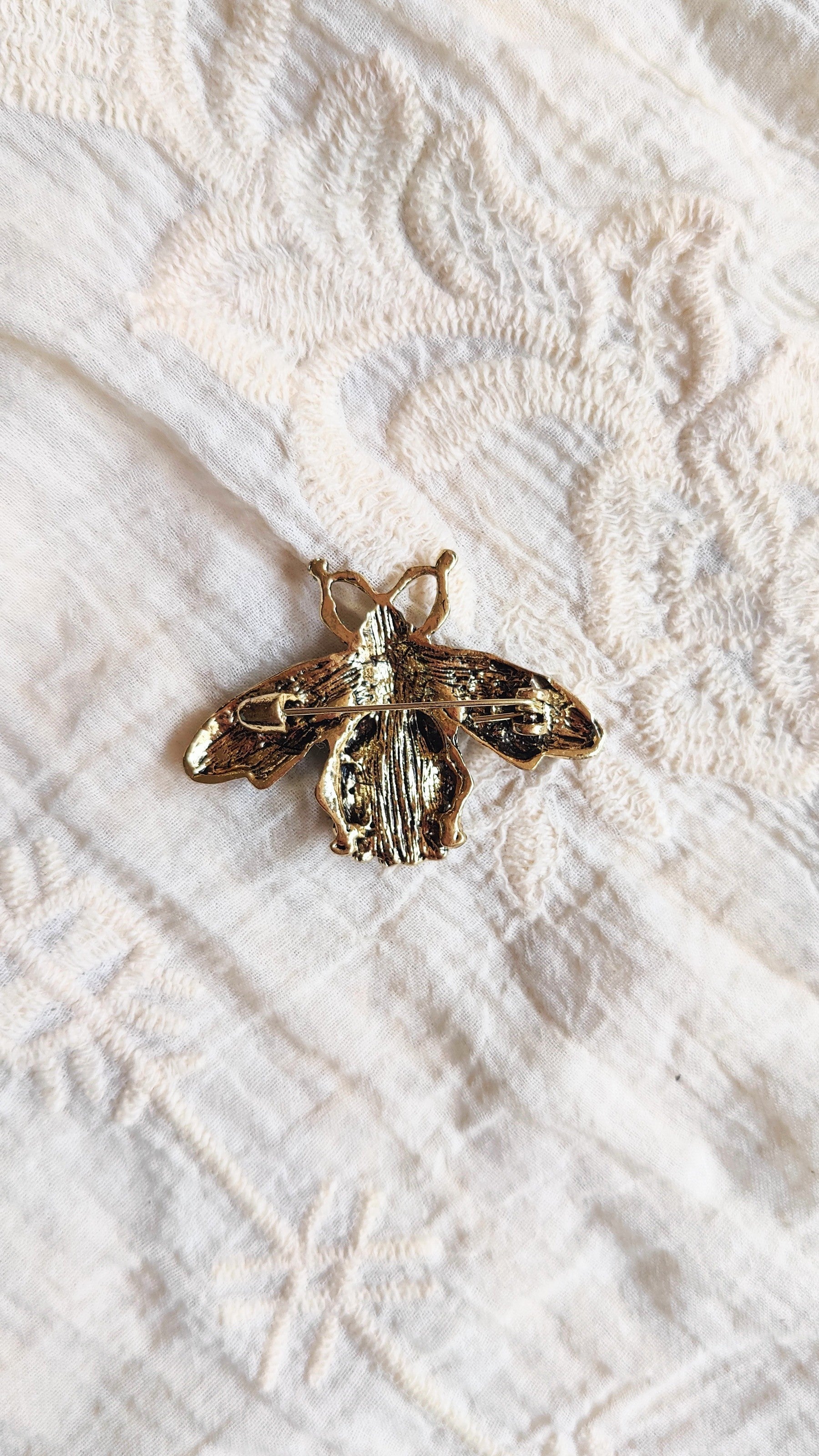 Brooch Bee Emerald