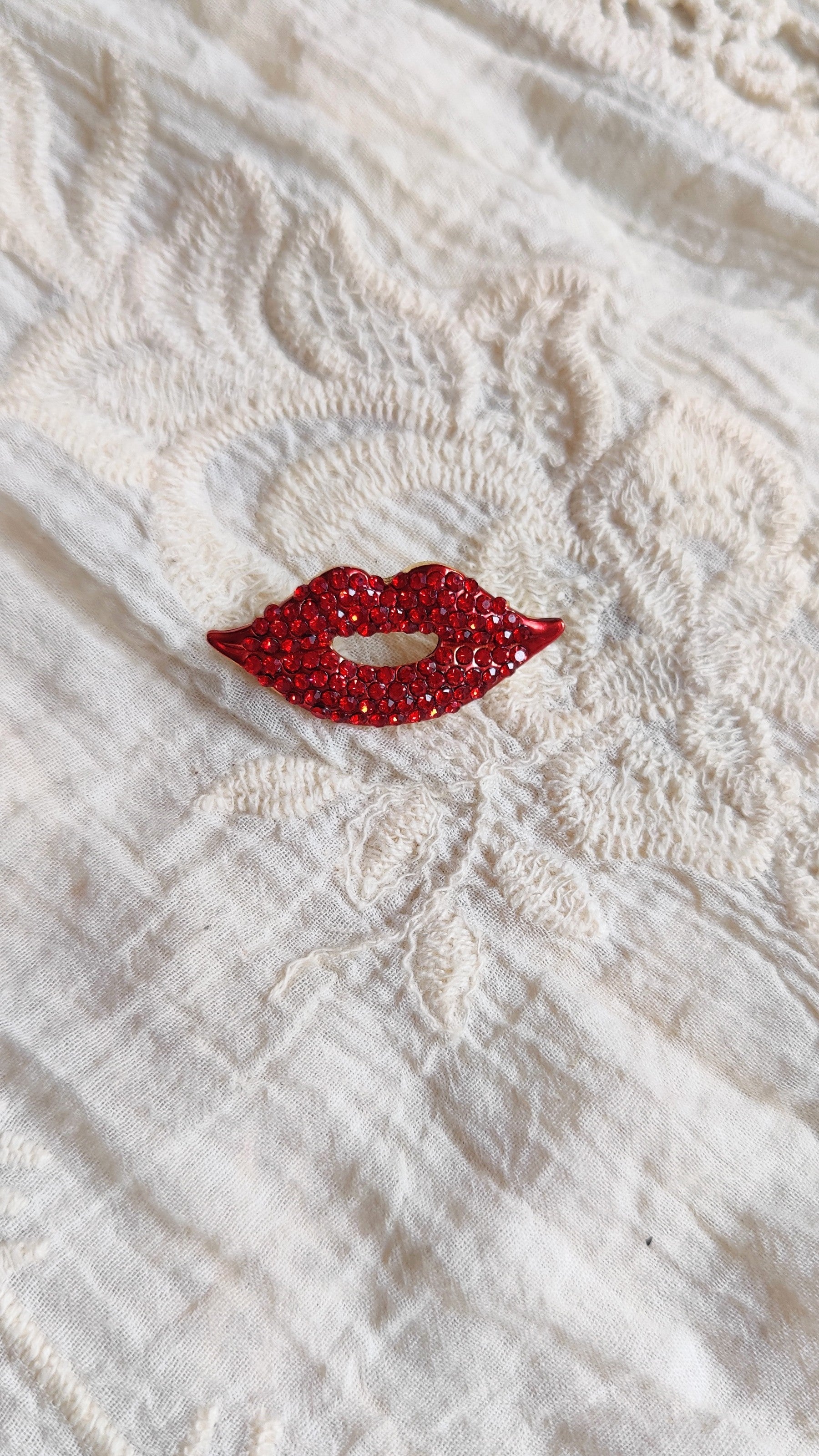 Brooch Red Lips