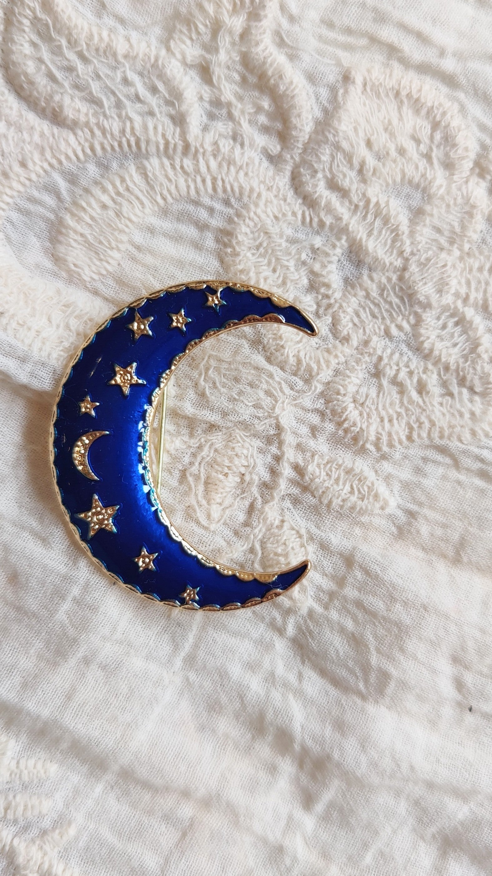 Brooch Moon
