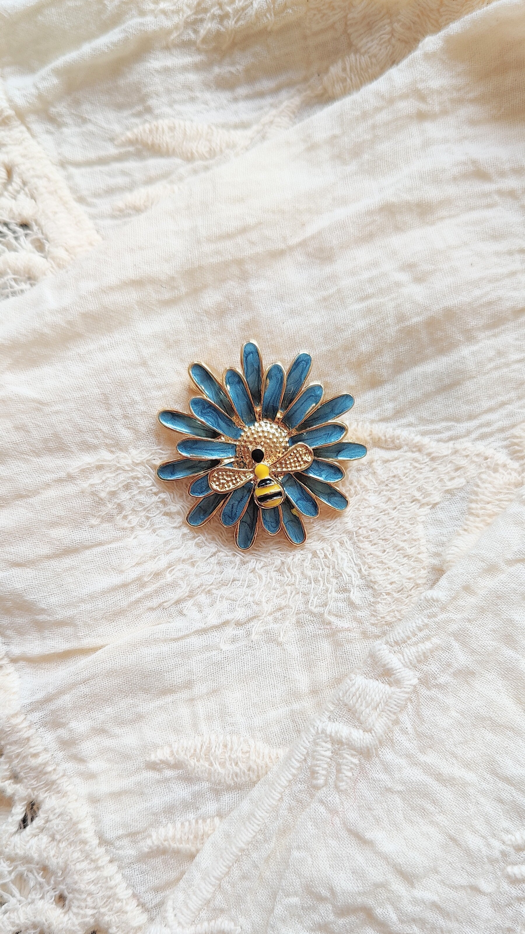 Brooch Flower and Bee