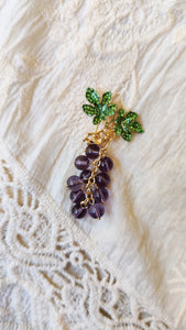 Brooch Grapes