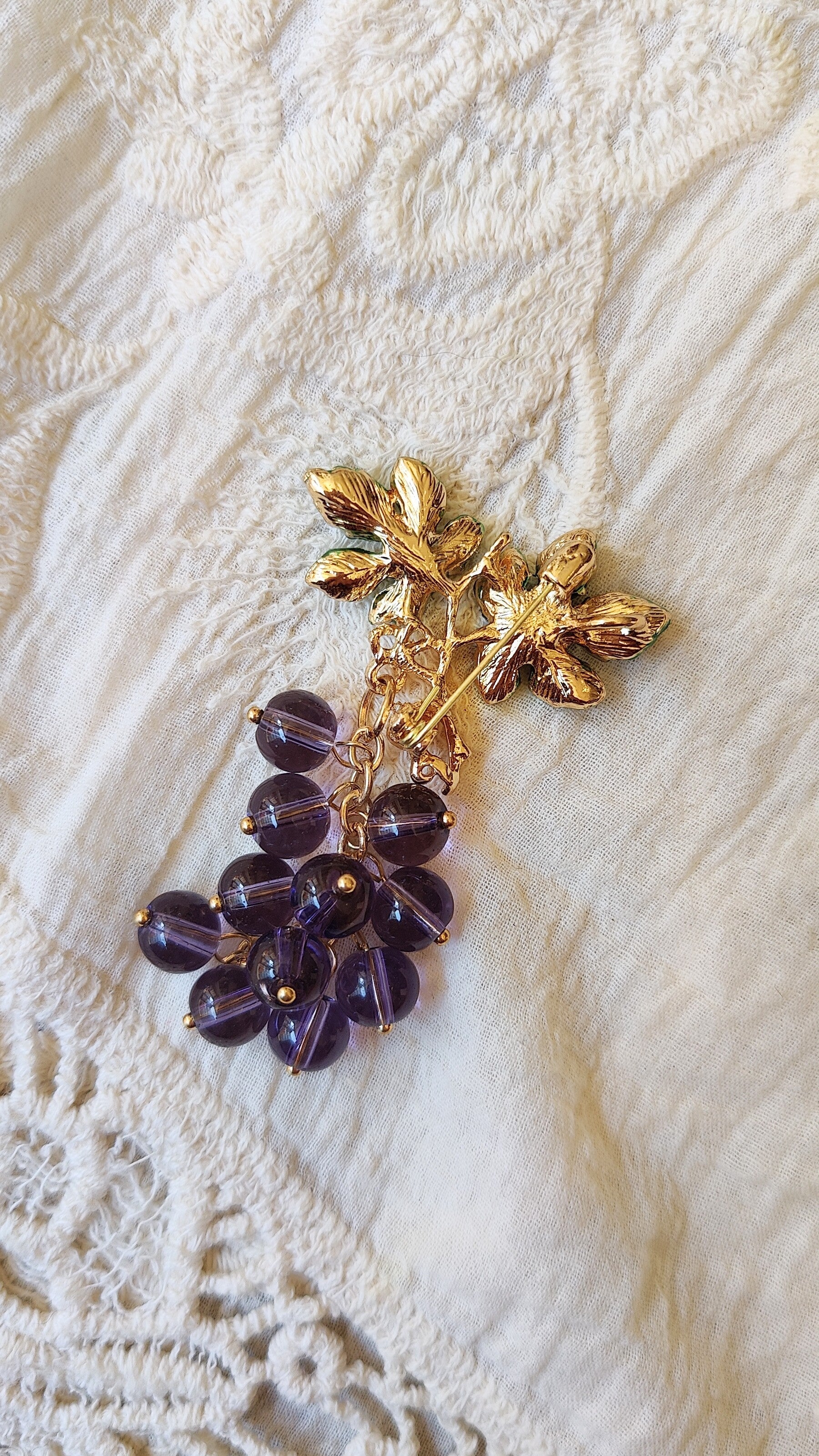 Brooch Grapes
