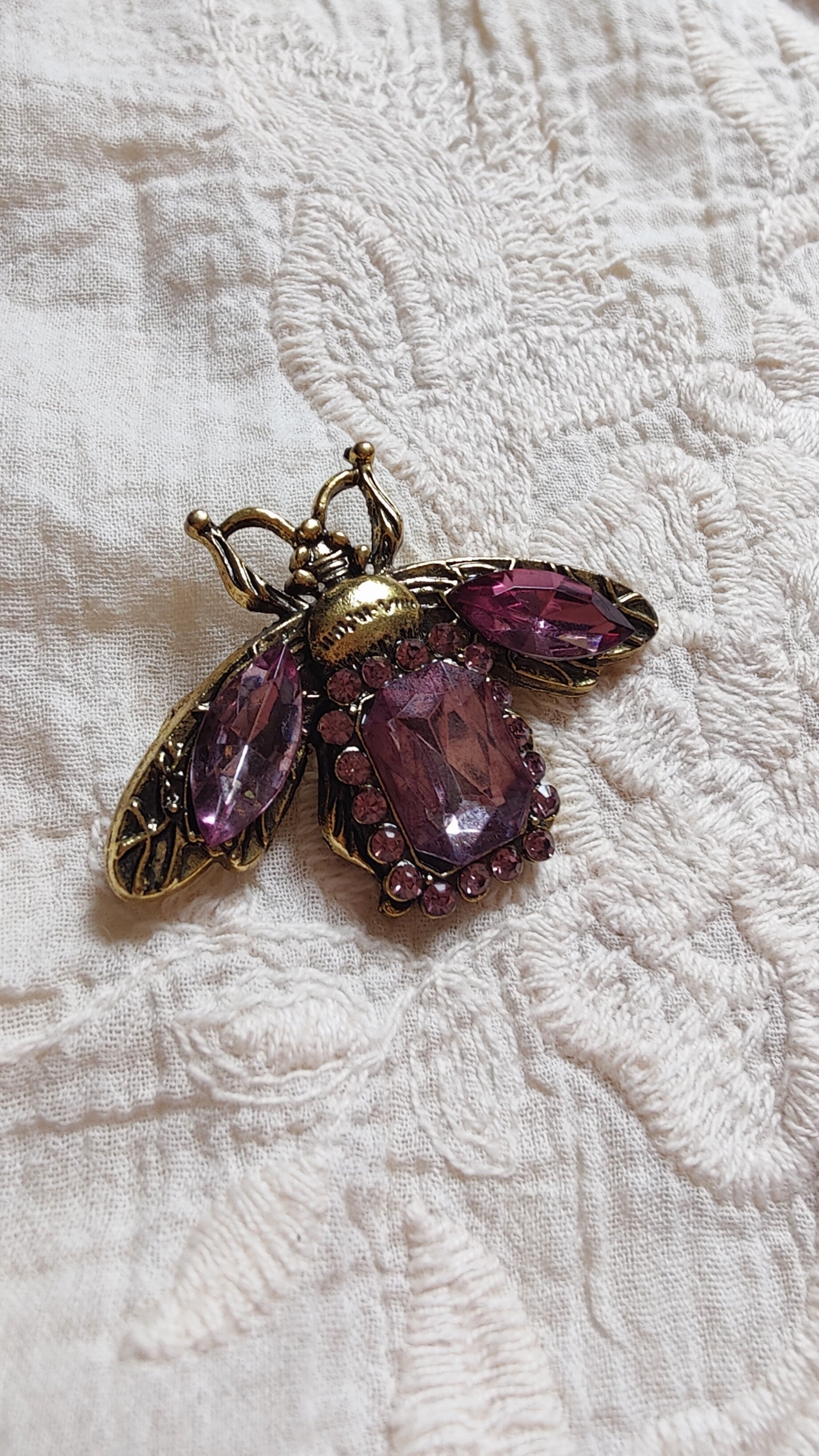 Brooch Bee Lavender