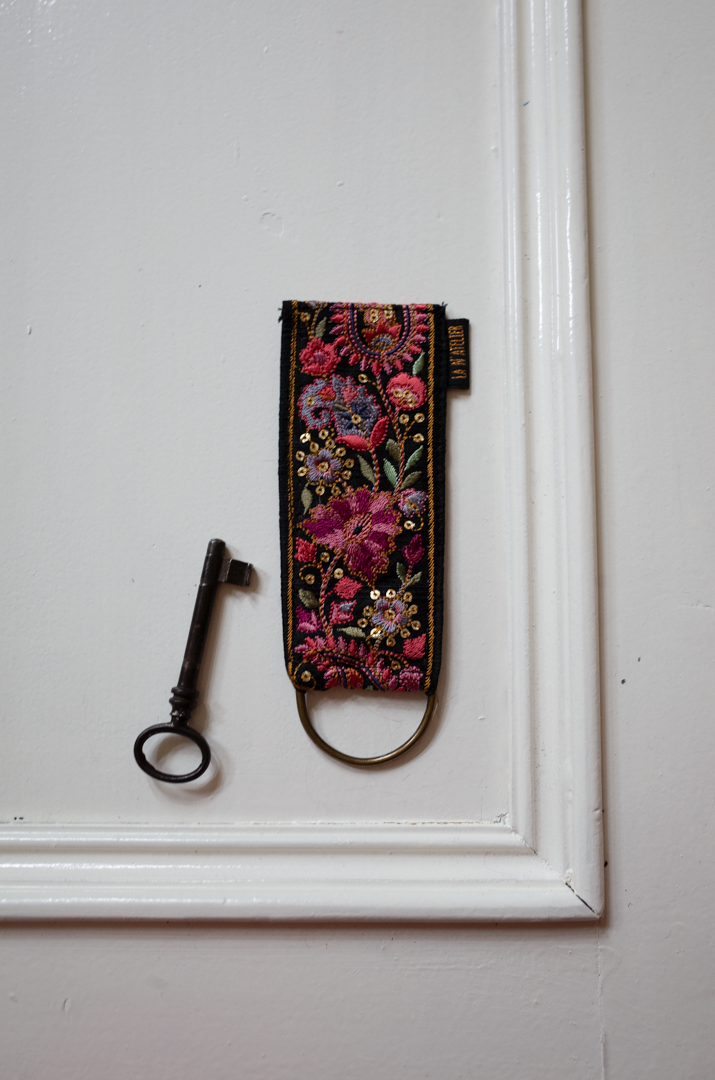 Paisley Dark