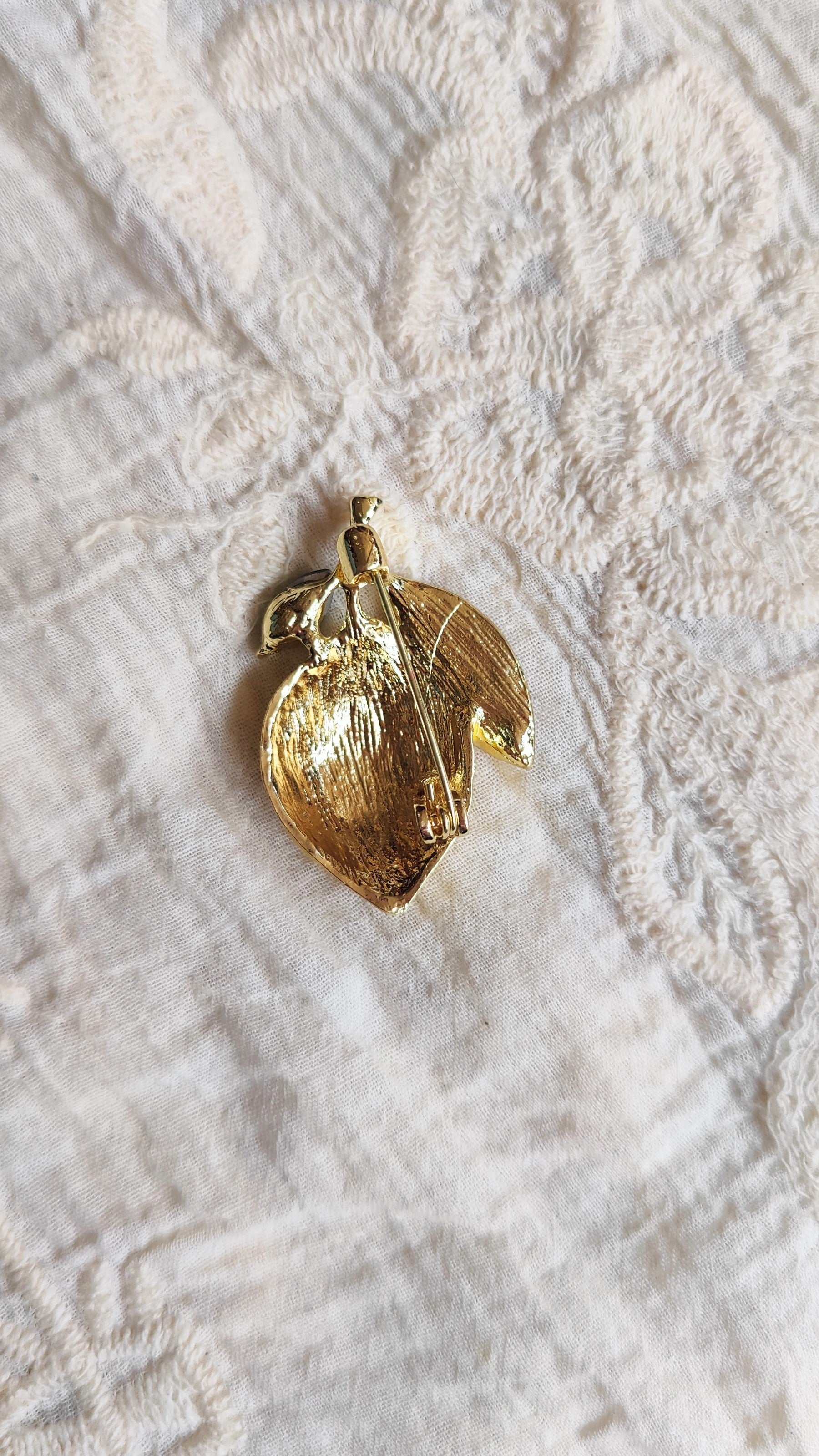 Brooch Lemon