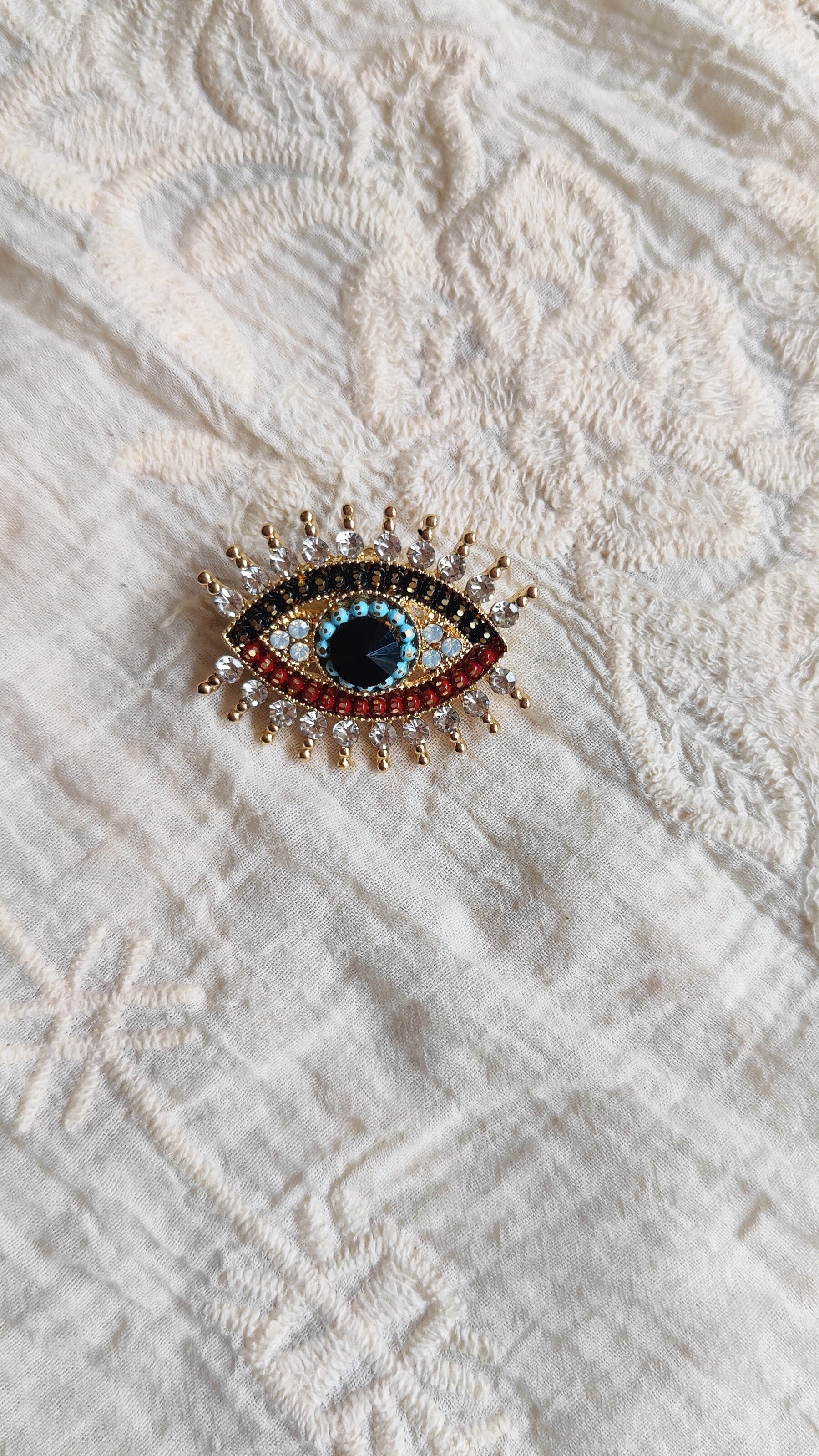 Broche Eye