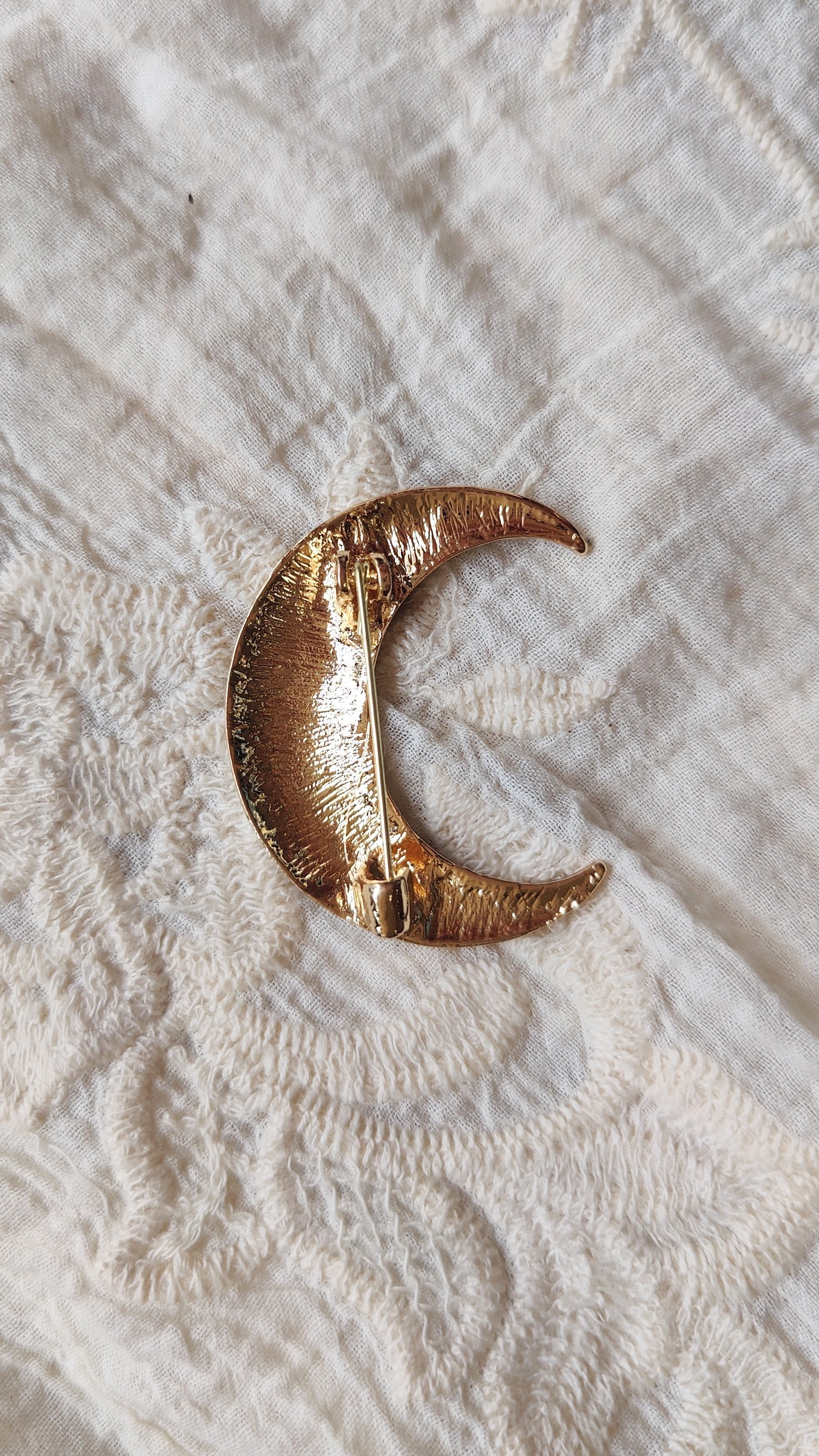 Brooch Moon