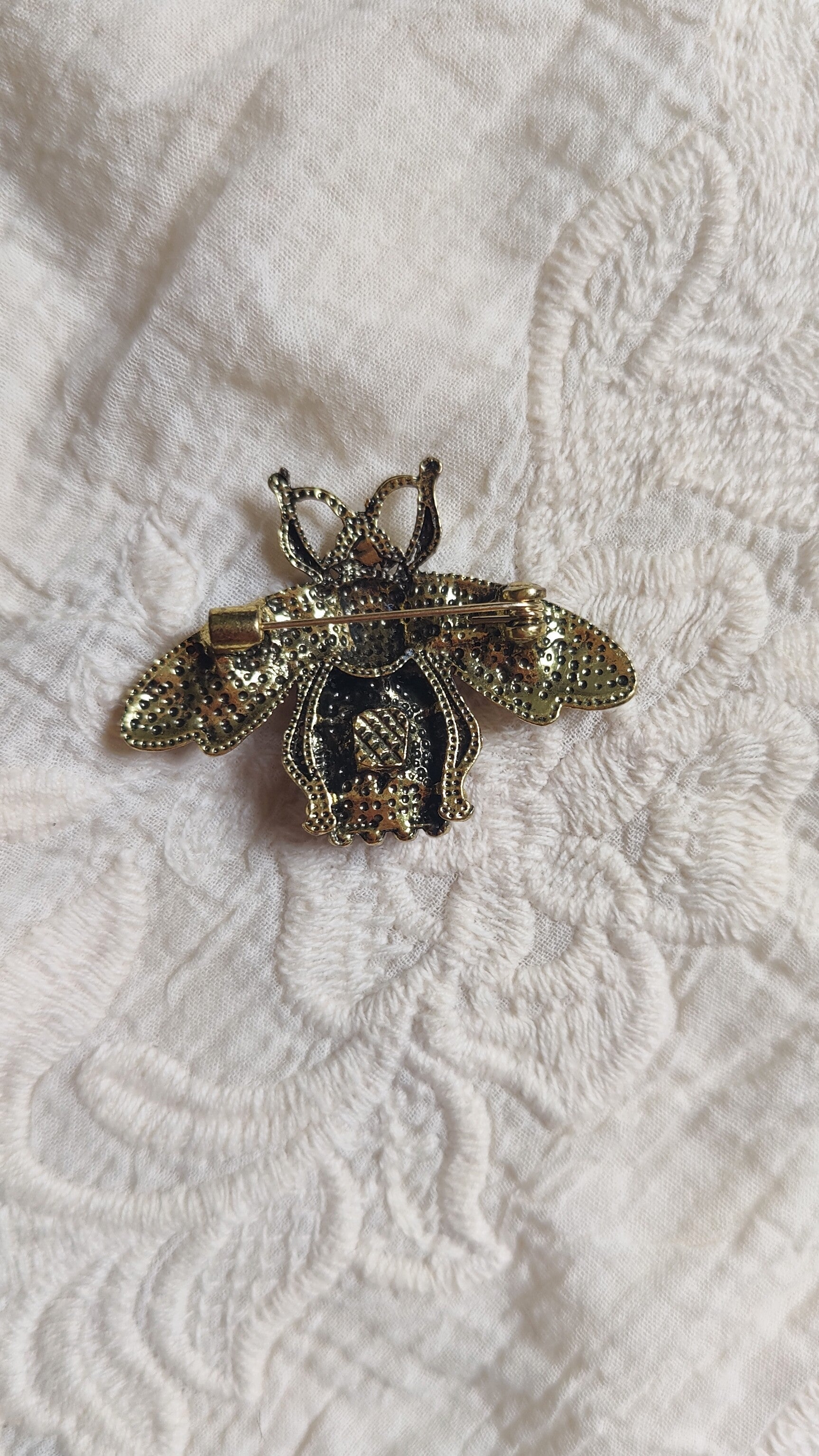 Brooch Bee Lavender